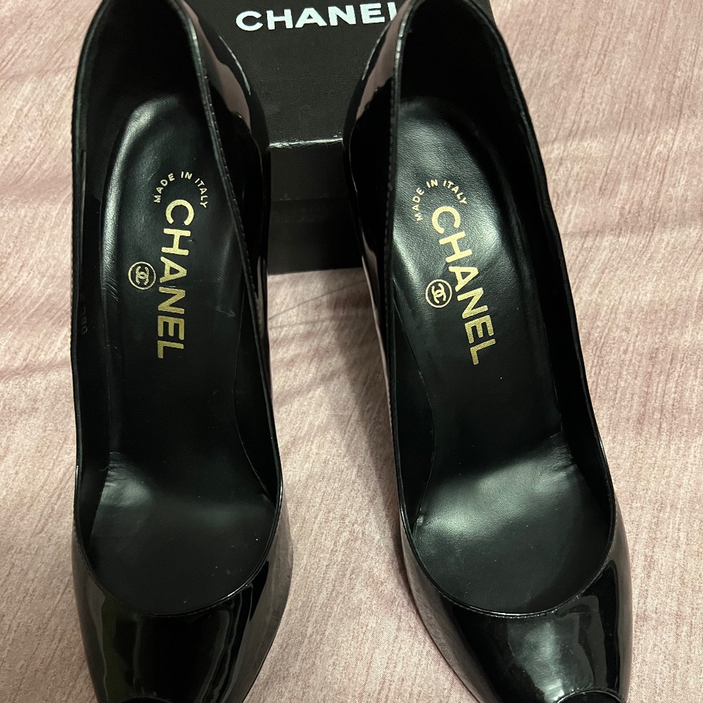 Chanel lady shoes